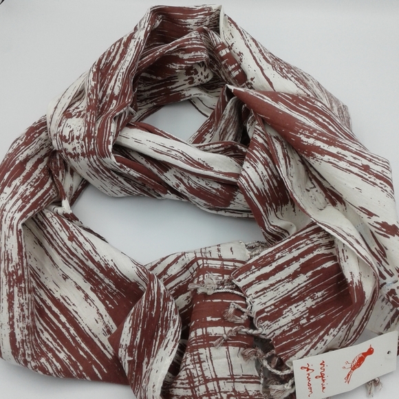 Virginia Johnson Accessories - NWT Designer Virginia Johnson 100% Wool Scarf
